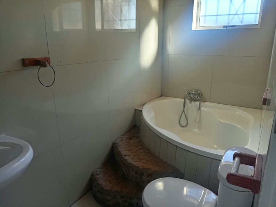 To Let 3 Bedroom Property for Rent in Lentegeur Western Cape